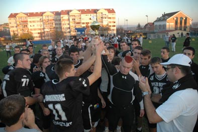 bWild Boarsi utesni trofej